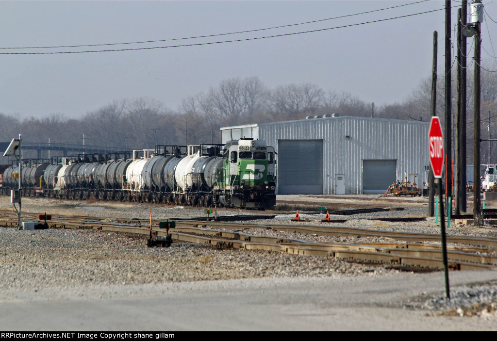 BNSF 2814 sits in the fort mad yard.